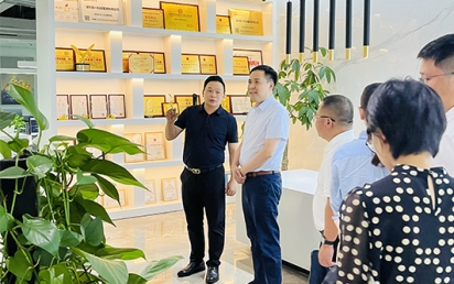 龙华民治街道张高攀书记莅临云海游戏考察、指导，助力云海游戏持续健康发展！